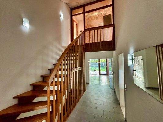 Treppe zum Obergeschoss