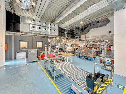 Produktion und Logistikfläche