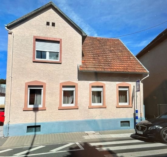 Einfamilienhaus, Freistehend in Frankfurt am Main Nieder-Eschbach