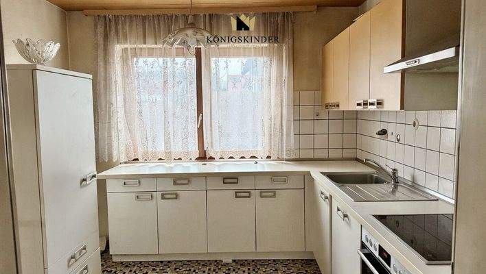 Separate Küche, modernisierungsbedürftig.