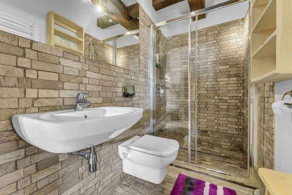 Großes Haus - KG - Bad