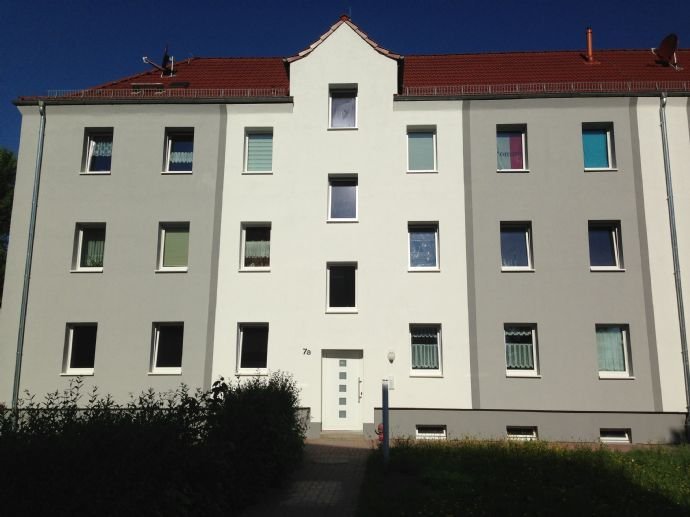 Wohnen im Rosenhof! Komplett sanierte Wohnung 76 qm, PKW-Stellplatz