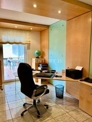 Büro EG