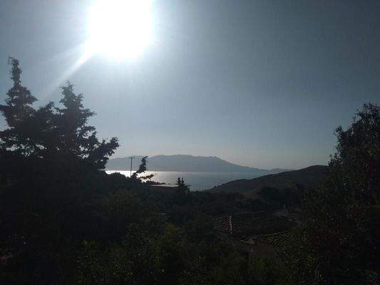 Kreta, Plakalona: Grundstück in einem ruhigen Dorf mit Meerblick zu verkaufen