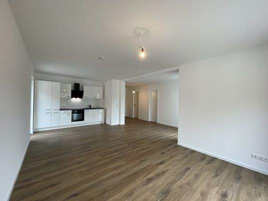 offener Wohn-, Ess- und Kochbereich