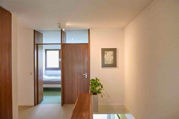 Flur mit Blick ins Kinderzimmer