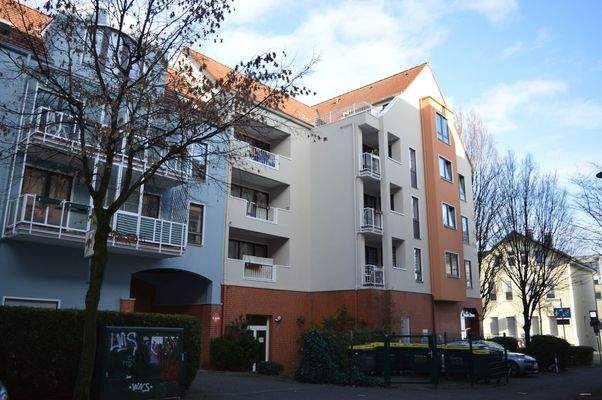 Mehrfamilienhaus mit Balkonen