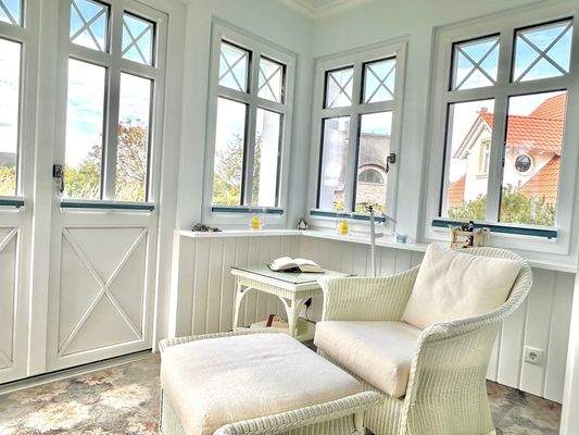 Entspannen in der lichtdurchfluteten Veranda