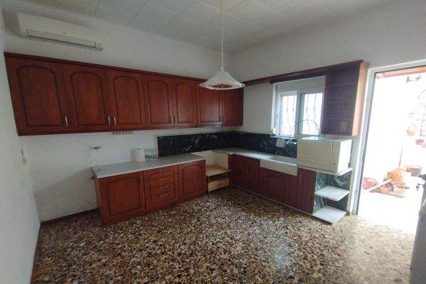 Kreta, Vamvakopoulo: Charmantes Haus in ruhiger Lage nahe der Stadt zu verkaufen