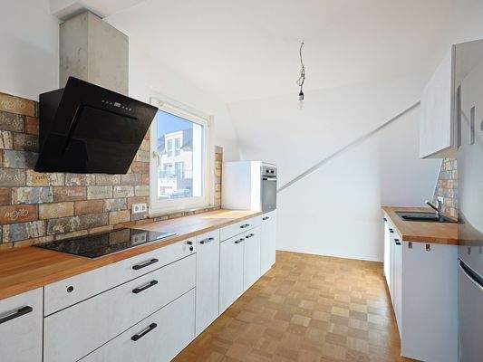 Moderne Küche mit viel Platz