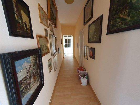 OG Ansicht Flur zum Eingang.jpg