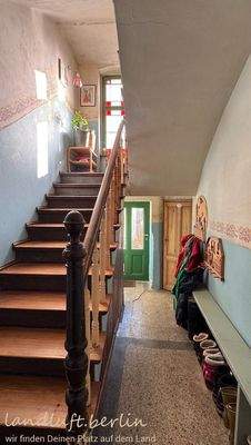 Hausflur im EG mit Tür zum Garten.jpeg