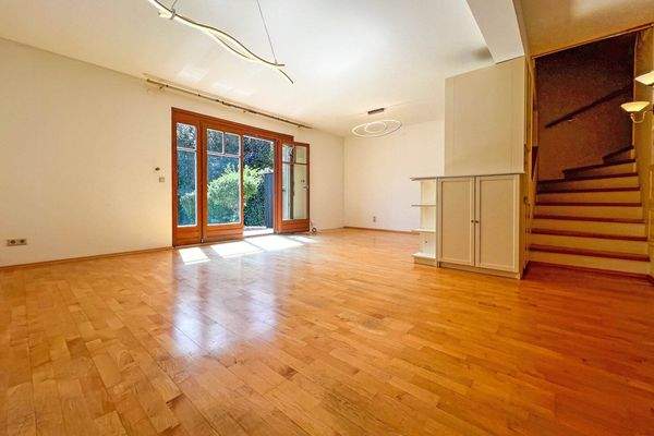 Wohn-Esszimmer Richtung Stiegenhaus