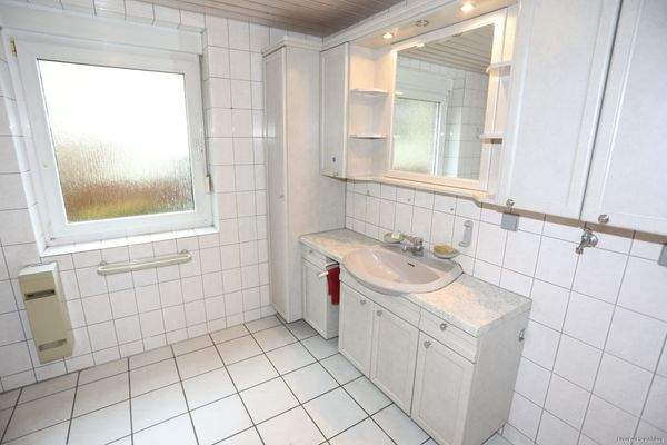 Haus 1 Bad EG - andere Perspektive