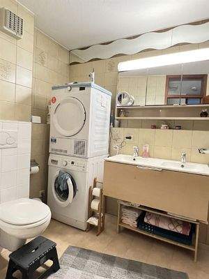 Bad mit Waschmaschinenplatz