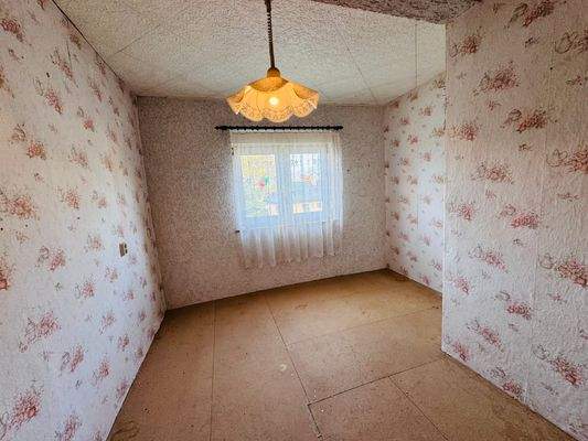 OG - Zimmer 1 mit integriertem Bad