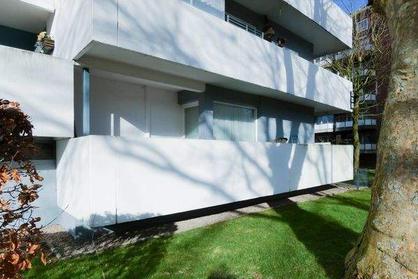 im EG mit sonnigem Balkon