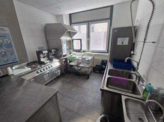 Cateringküche im EG