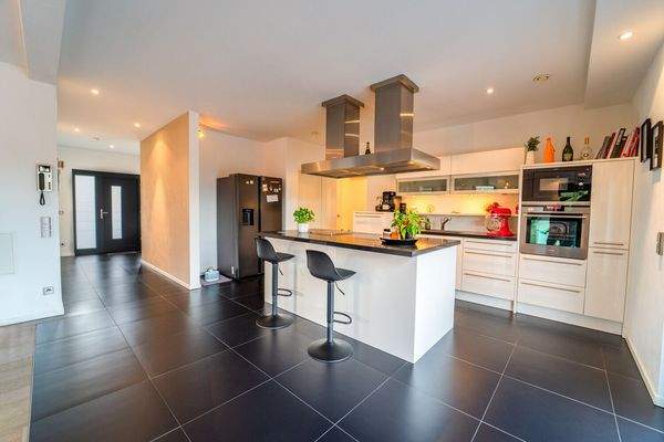 Hochwertige Schmidt- Küche mit Granit, zum offenen Ess-/Wohnzimmer