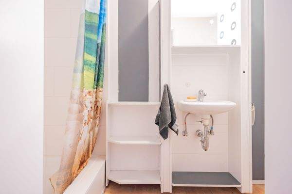 Gäste-WC mit Dusche