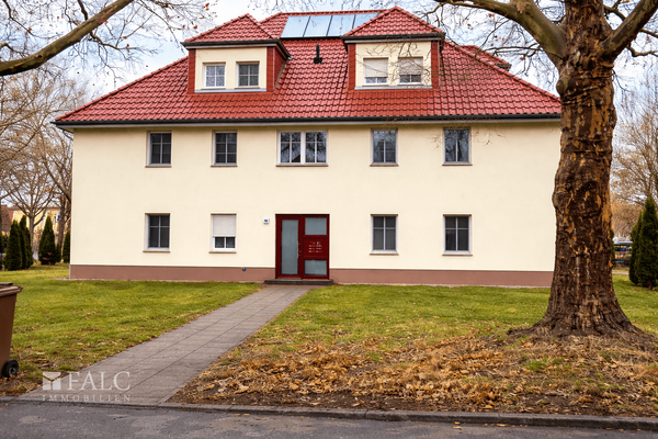 36DA8366-4788-4C2C-919A-7D5BCFCDD82C