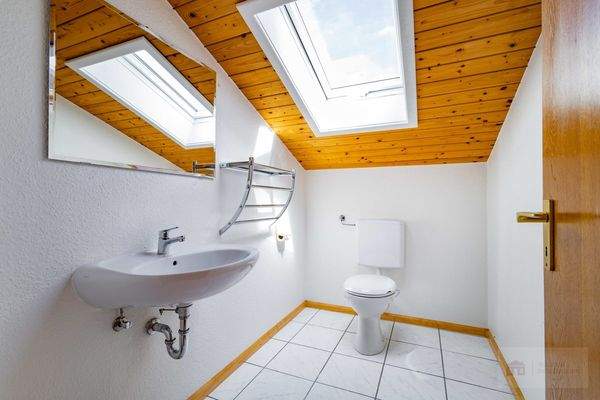 Wohnung 2, DG: Gäste-WC