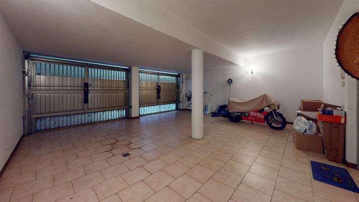 NA-072-10-Villetta-Bifamiliare-con-giardino-e-gara