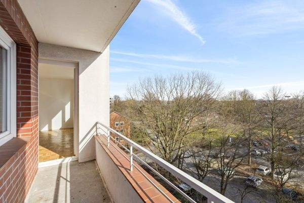 Blick vom Balkon ins Grüne