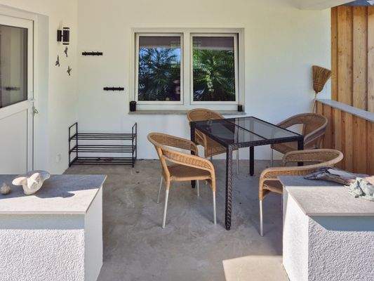 9. Überdachte Terrasse.jpg