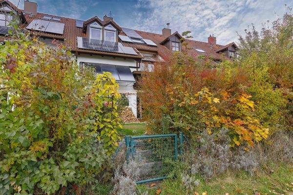 Außanansicht mit Zugang in den Garten