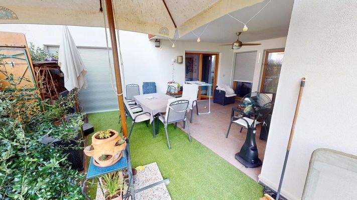 Gargazon-Gargazzone-Vierzimmerwohnung-quadrilocale-Garten-giardino-Garage-Stellplatz-posto macchina-Videoüberwachung-Alarmanlage-Keller-cantina