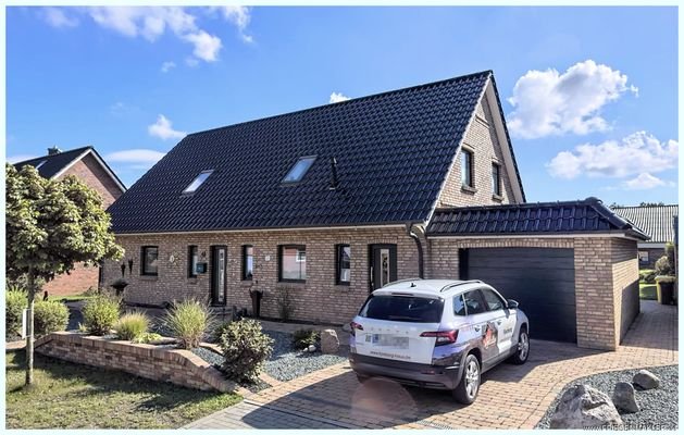 Hausansicht Auffahrt