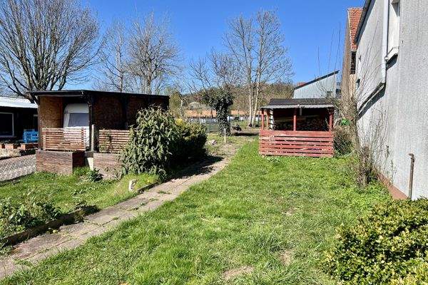 Grundstück hinter dem Haus