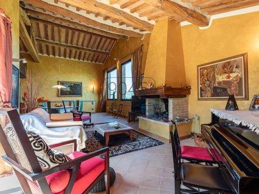 Exklusives toskanisches Landhaus mit Panoramablick auf die Türme von San Gimignano