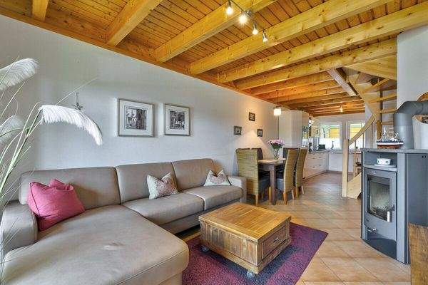 Wohnzimmer mit Kamin