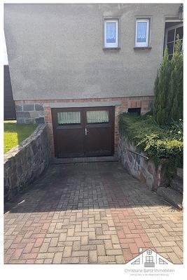 Zufahrt Garage
