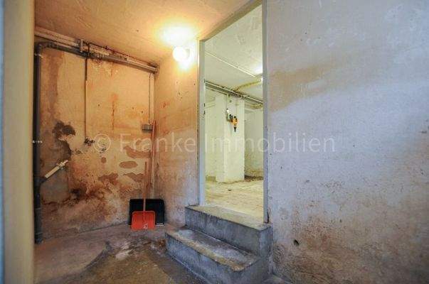 Waschraum Blick Richtung Bad