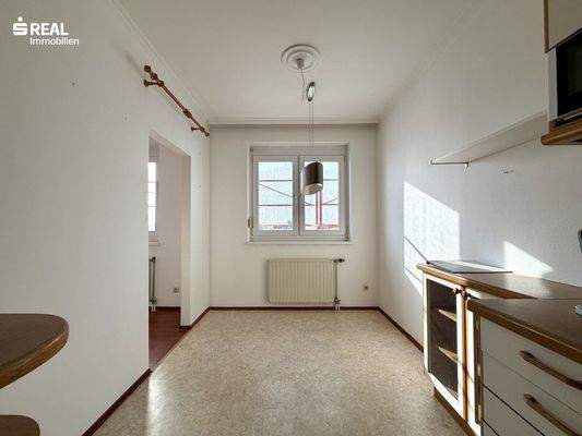 Küche mit Essbereich