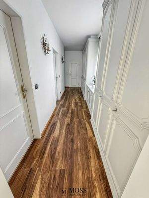 Flur mit Einbauschränke