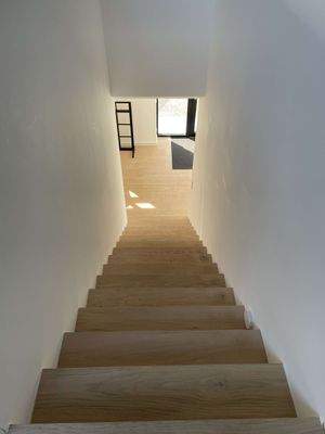 Treppe vom Eingang zum OG