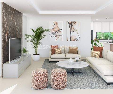 Detached Houses with Private Pools in Estepona Málaga