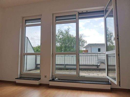 große Südfenster am Wohnzimmer