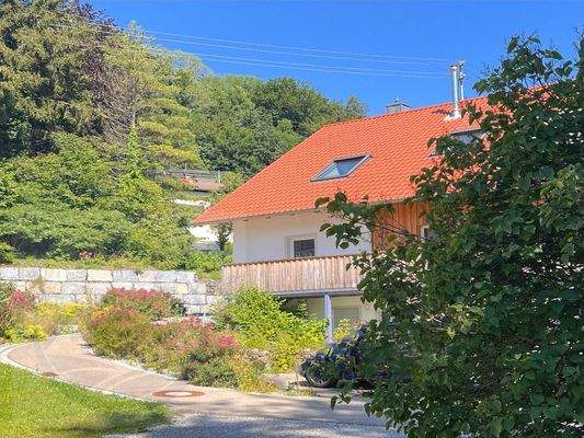 die Liegenschaft:  ruhige, ansprechende Lage