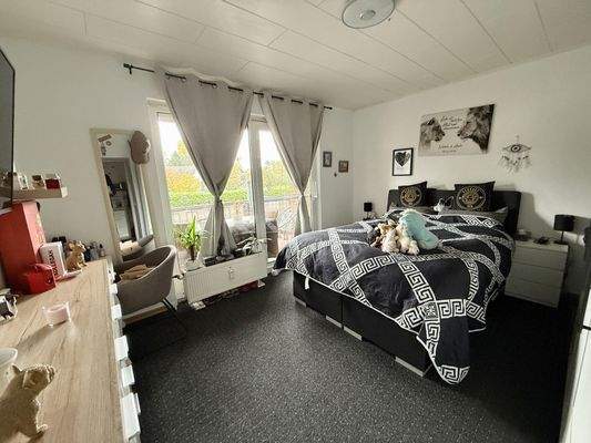 Schlafzimmer Obergeschoss mit Balkon