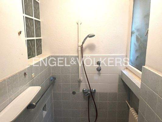 Dusche (umgebautes Gäste WC)