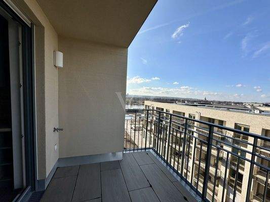 Balkon mit Blick in Richtung Elbe