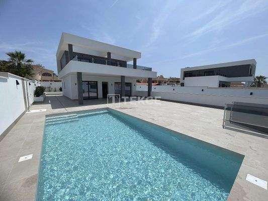 New Build Villas with Private Pool in Ciudad Quesada