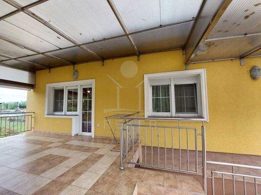 Die überdachte Terrasse