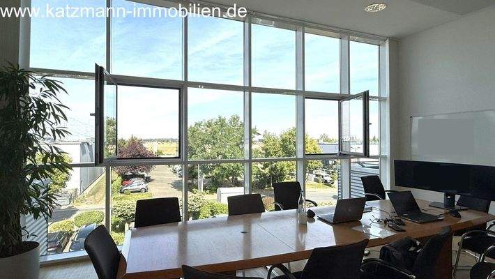 Staffelgeschoss - Konferenzraum (ggfs. Chefbüro?)