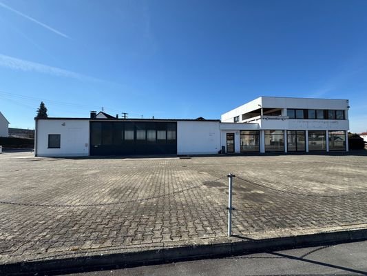 Straßenansicht